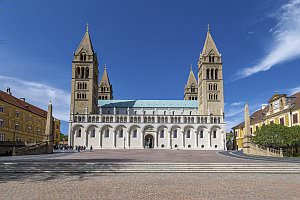 Projekt: Moschee Gazi Khassim & P�csi Bazilika in P�cs, April 2026