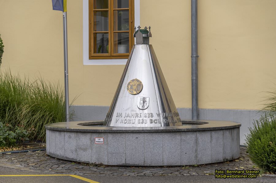 Pfarrkirche und Schloss Traismauer, August 2023